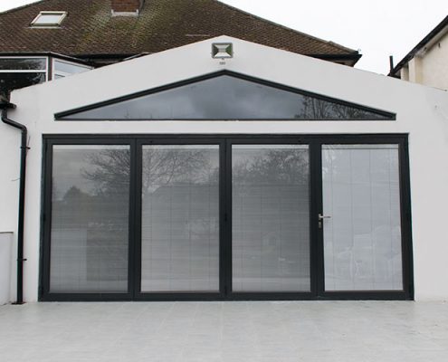 Bifold doors with integral blinds