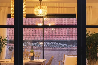 Highly thermal efficient glazing in door